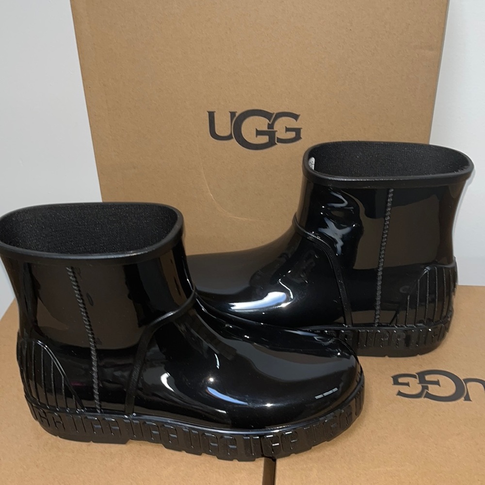 UGG Black Glossy Rubber Short Rain Boots